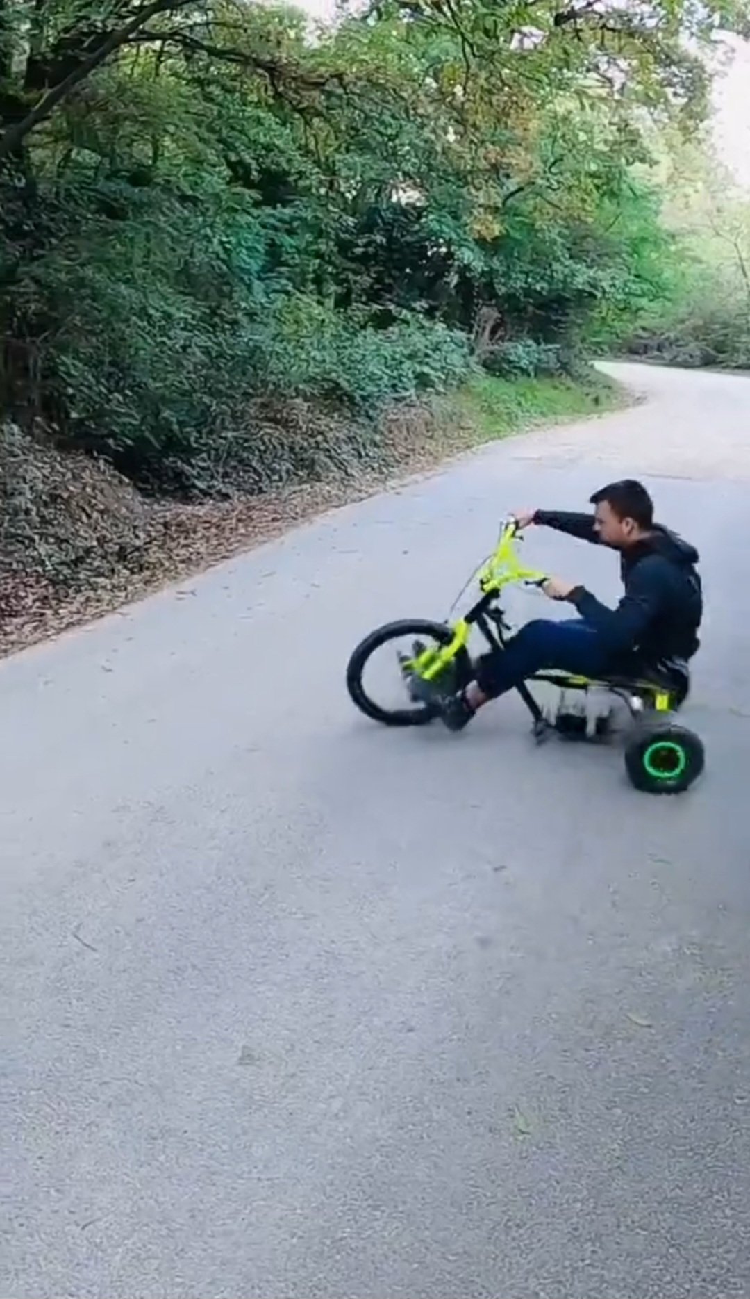 Custom Neon Drift Trike – Limited Edition - Image 4